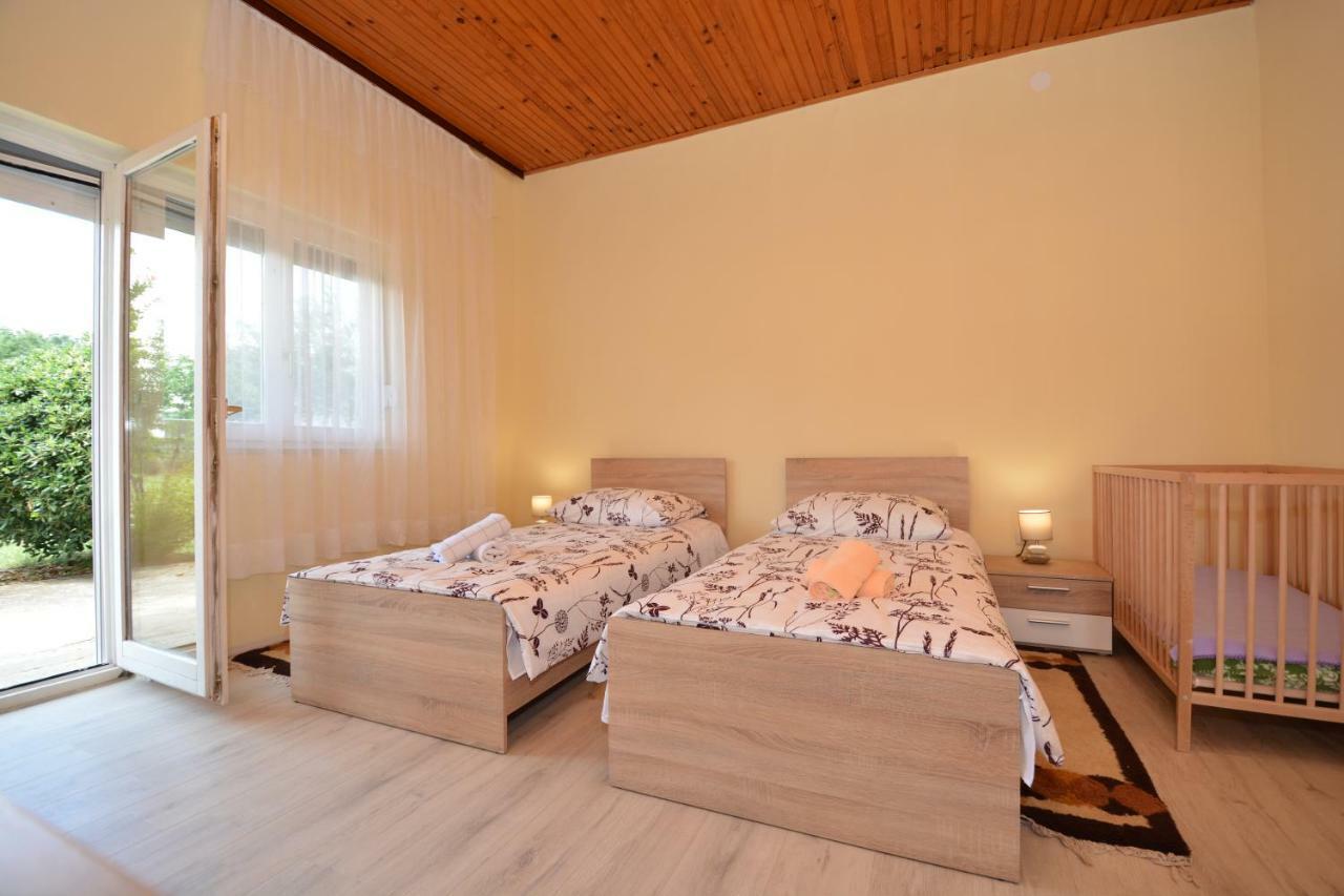 Apartman Susic Apartment Policnik Ngoại thất bức ảnh
